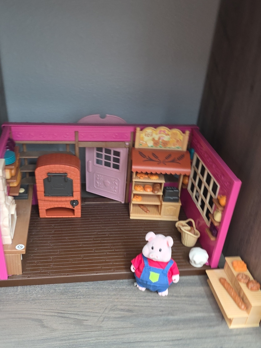 Calico Critters Vintage Style Bakery Playset with Pink Accents